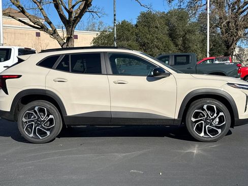 New 2026 Chevrolet Trax RS w/ Sunroof Package image 2