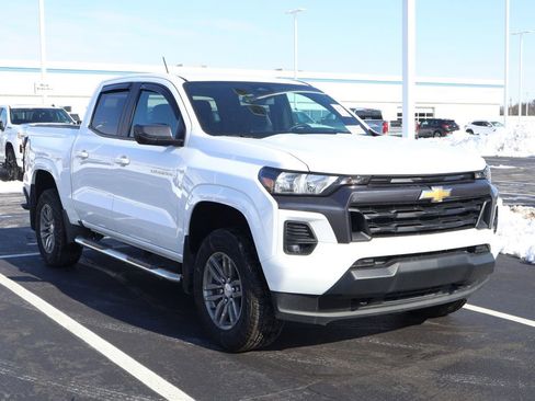 Used 2024 Chevrolet Colorado LT w/ LT Convenience Package image 3