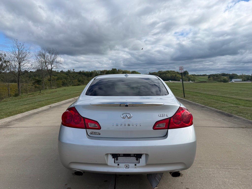 Used 2009 INFINITI G37 x Sedan w/ Premium Pkg AWD/4WD image 4