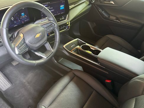 Used 2025 Chevrolet Equinox LT w/ Convenience Package II AWD/4WD image 11