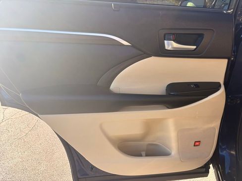 Used 2016 Toyota Highlander Limited image 21