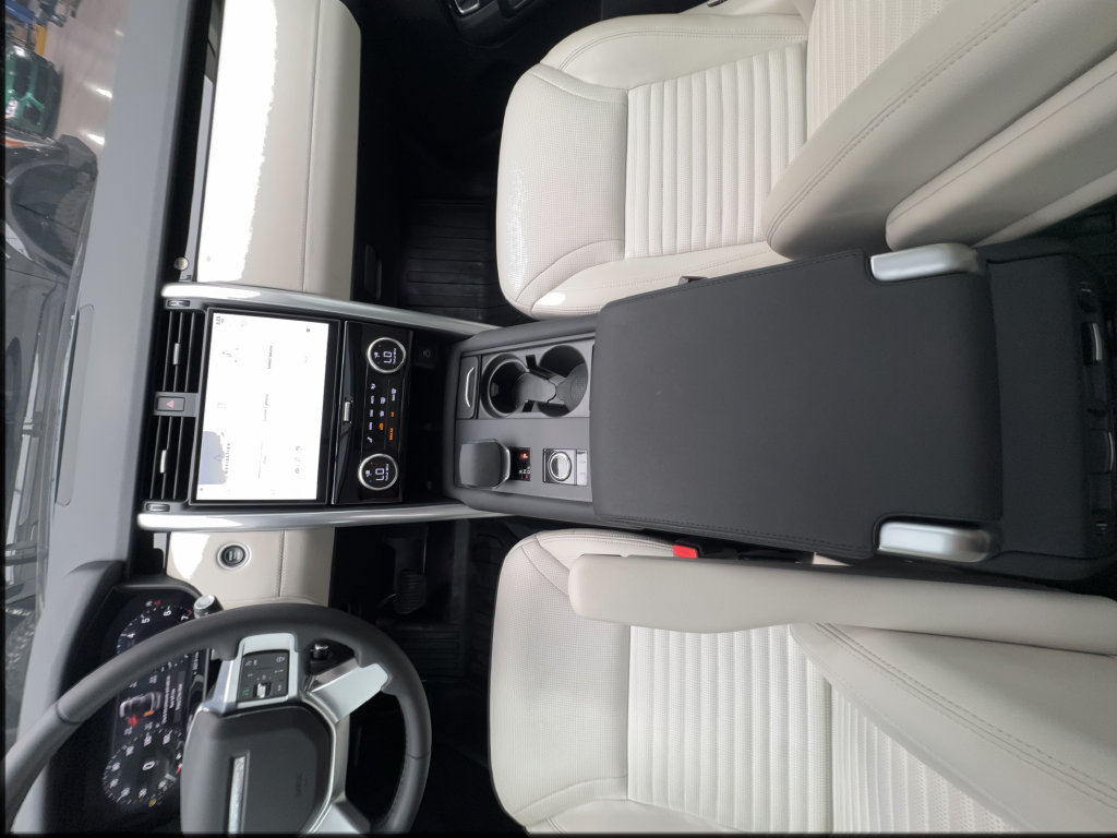 Used 2025 Land Rover Discovery S AWD/4WD image 43