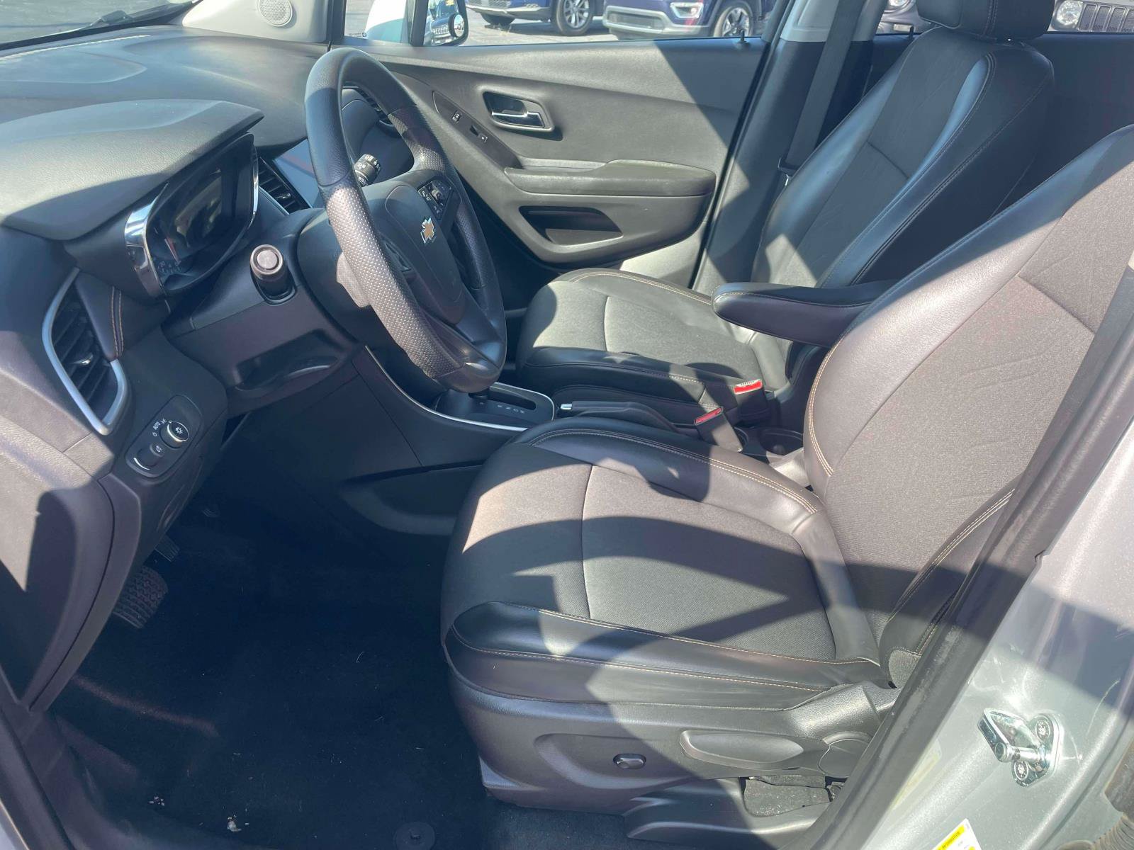 Used 2022 Chevrolet Trax LT AWD/4WD image 14