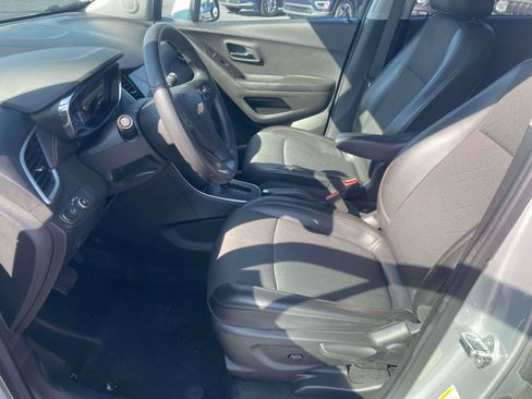 Used 2022 Chevrolet Trax LT AWD/4WD image 14