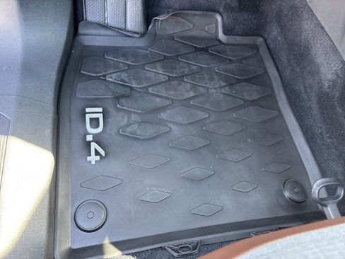 Used 2023 Volkswagen ID.4 Pro image 22