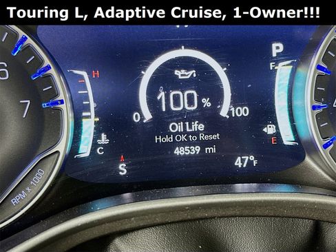 Used 2024 Chrysler Pacifica Touring-L image 13