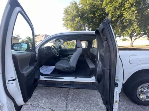 Used 2018 Toyota Tacoma SR image 19