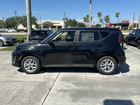 New 2025 Kia Soul LX w/ LX Technology Package image 9