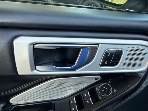 Used 2020 Ford Explorer Platinum w/ Premium Technology Package AWD/4WD image 28