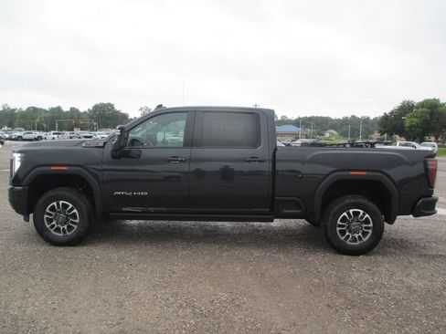 New 2026 GMC Sierra 2500 AT4 w/ AT4 Premium Plus Package AWD/4WD image 10