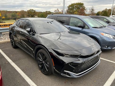 Used 2025 Toyota Crown Nightshade image 2