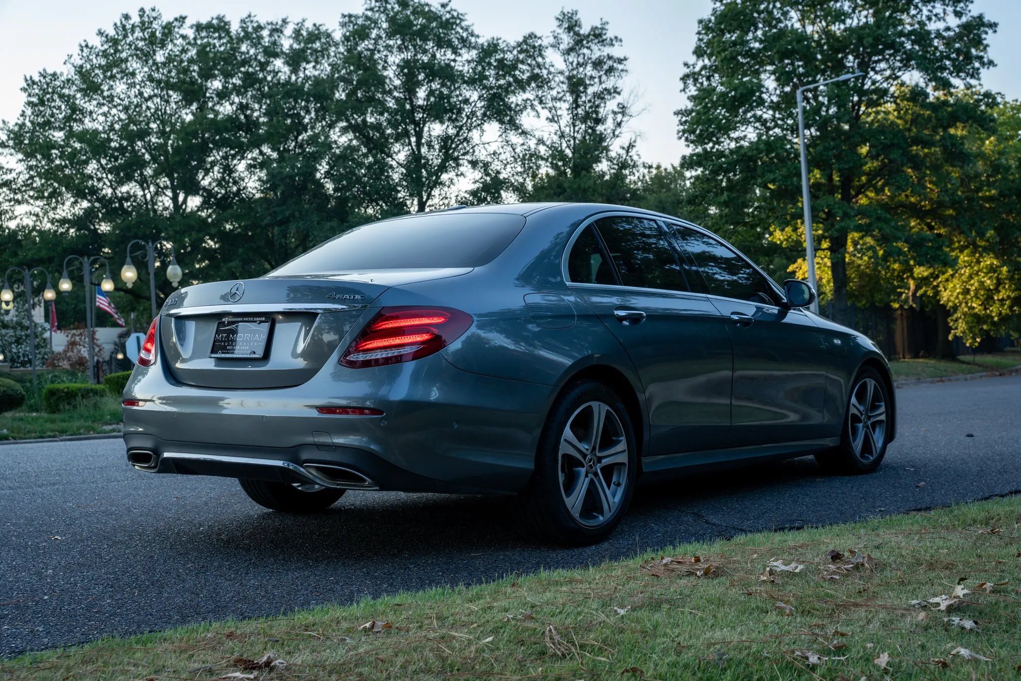 Used 2018 Mercedes-Benz E 300 4MATIC image 5