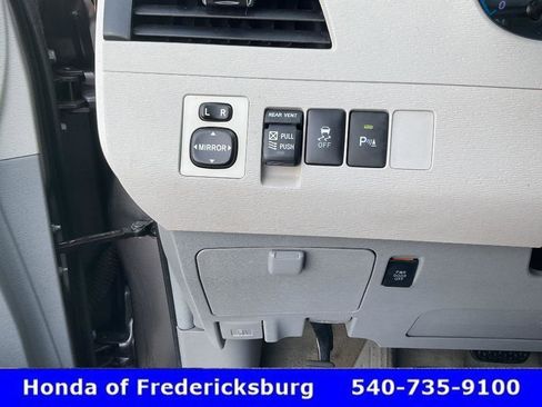 Used 2011 Toyota Sienna XLE w/ XLE Navigation Pkg image 44