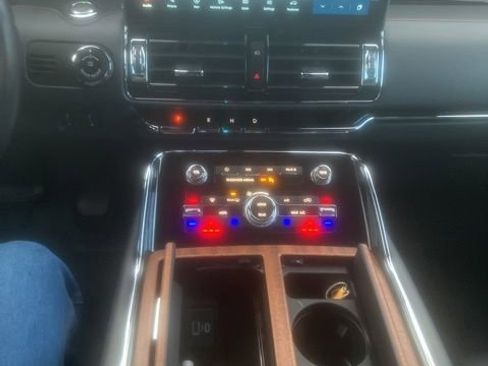 Used 2022 Lincoln Navigator L Black Label image 8