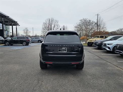 Used 2025 Land Rover Range Rover SE image 7