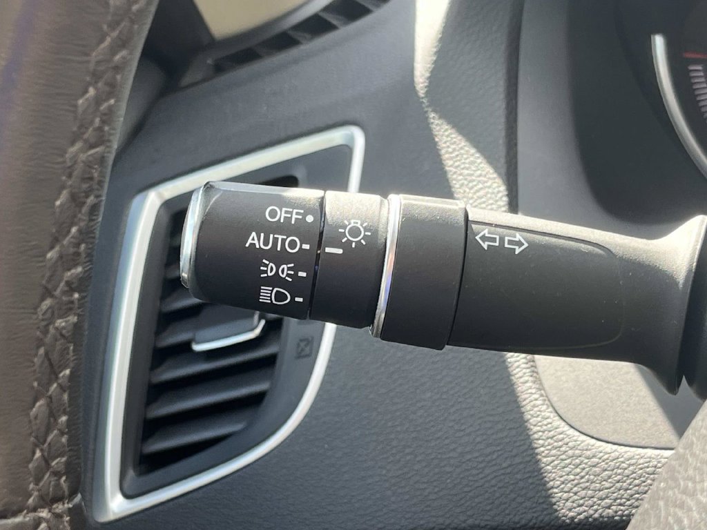 Used 2015 Acura TLX w/ Technology Package FWD image 40