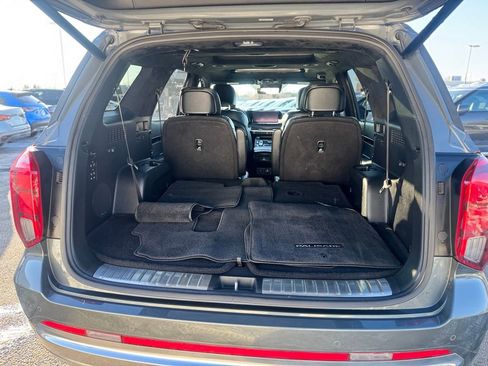 Used 2023 Hyundai Palisade Calligraphy image 9