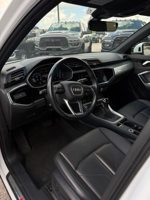 Used 2024 Audi Q3 2.0T Premium AWD/4WD image 25