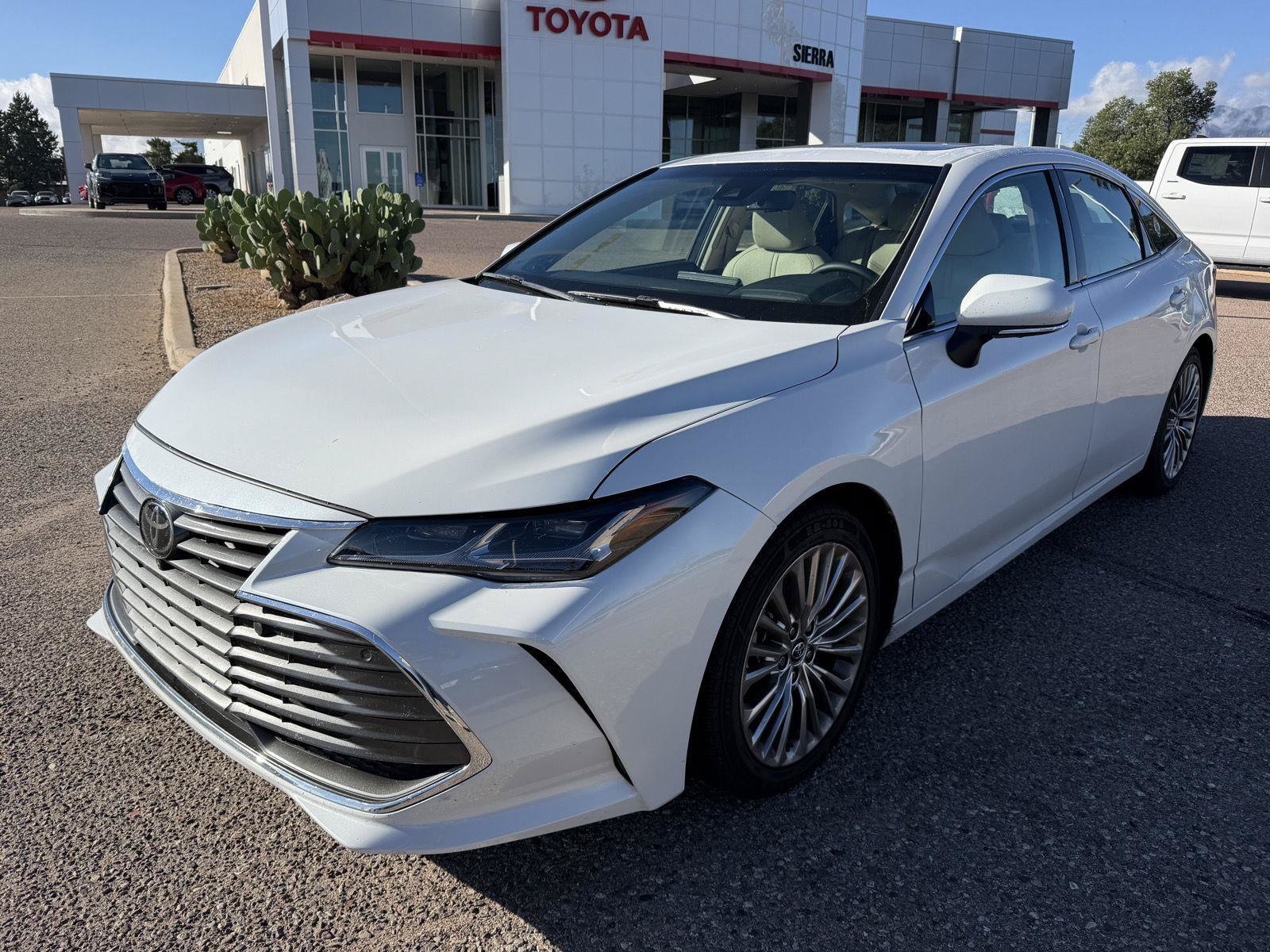 Used 2020 Toyota Avalon Limited w/ Advanced Safety Package FWD image 1