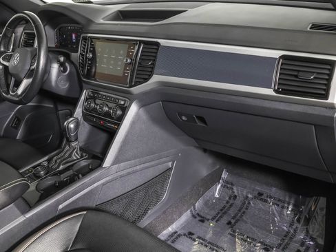 Used 2022 Volkswagen Atlas Cross Sport SEL Premium R-Line image 46