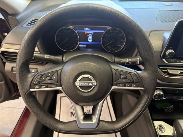 Used 2024 Nissan Altima 2.5 SV FWD image 15