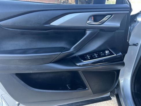 Used 2018 MAZDA CX-9 Touring image 21