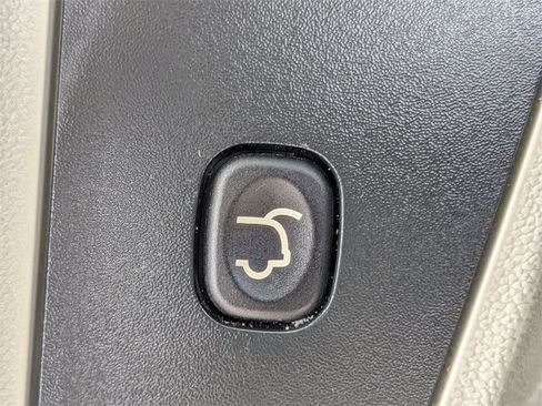 Used 2019 Dodge Grand Caravan SXT image 13