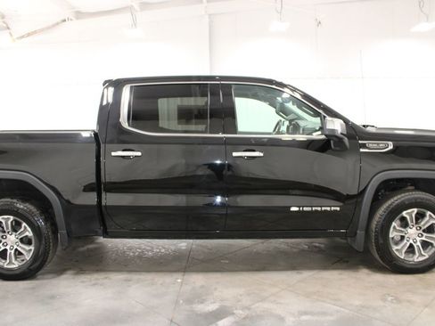 Used 2025 GMC Sierra 1500 SLT AWD/4WD image 11