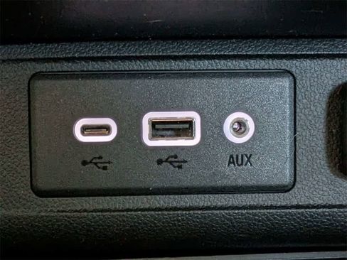 Used 2022 Buick Encore GX Select w/ Sport Touring Package image 26