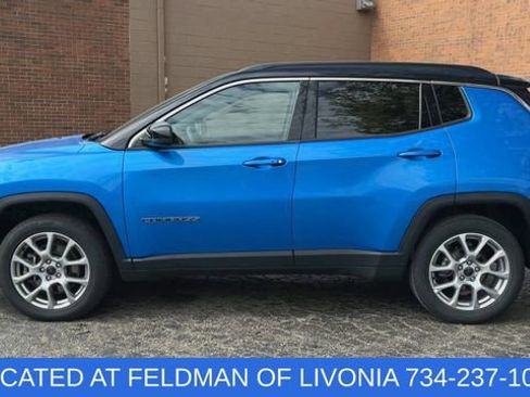 Used 2025 Jeep Compass Limited AWD/4WD image 5