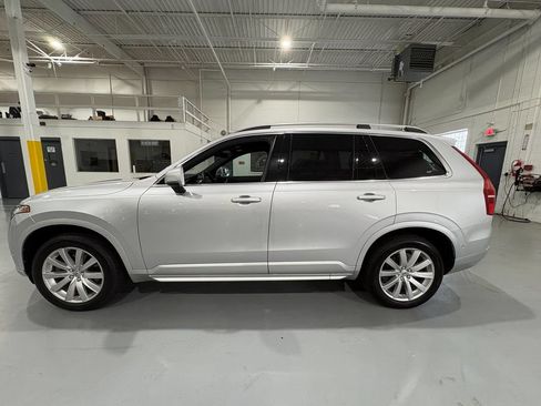 Used 2017 Volvo XC90 T6 Momentum w/ Vision Package AWD/4WD image 4