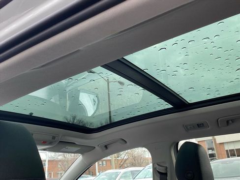 Used 2025 Volkswagen Taos SE image 22