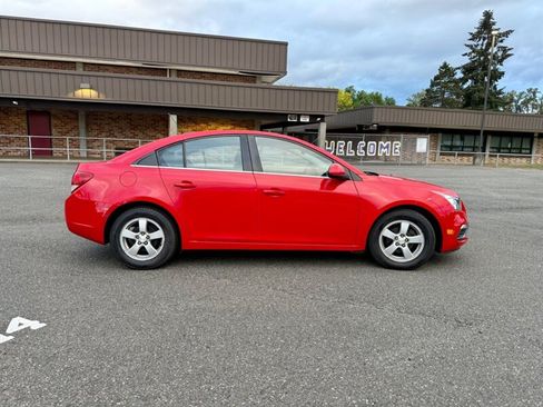 Used 2015 Chevrolet Cruze LT FWD image 4