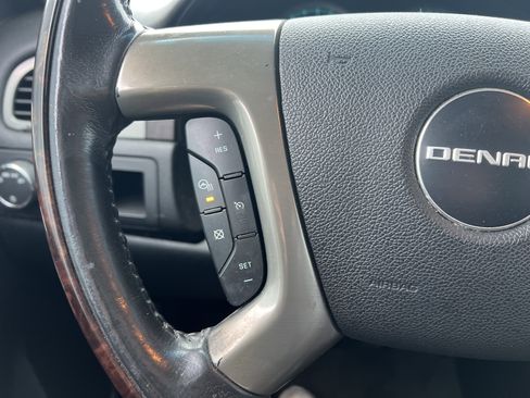 Used 2010 GMC Yukon XL Denali image 20