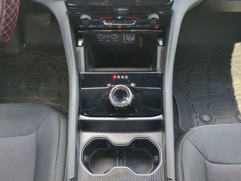 Used 2024 Jeep Grand Cherokee Laredo AWD/4WD image 21