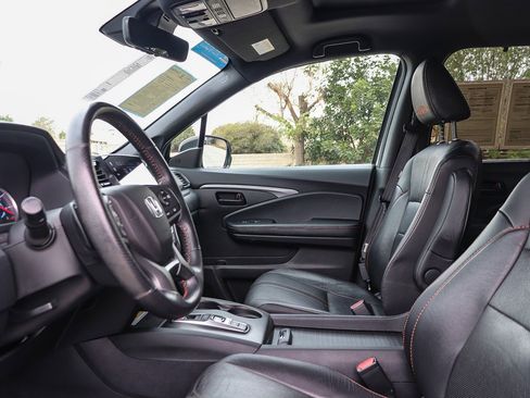 Certified 2022 Honda Pilot TrailSport image 18