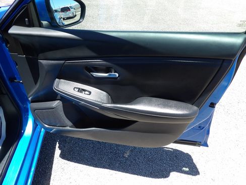 Used 2022 Nissan Sentra SV FWD image 15