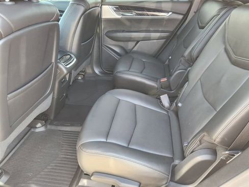Used 2025 Cadillac XT6 Premium Luxury FWD image 30