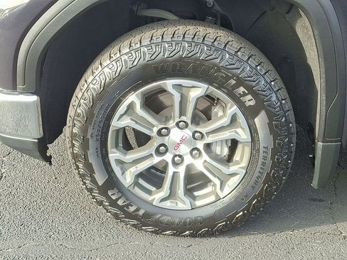 Certified 2024 GMC Sierra 1500 SLT image 8