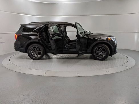 New 2025 Ford Explorer ST-Line w/ Premium Package image 8