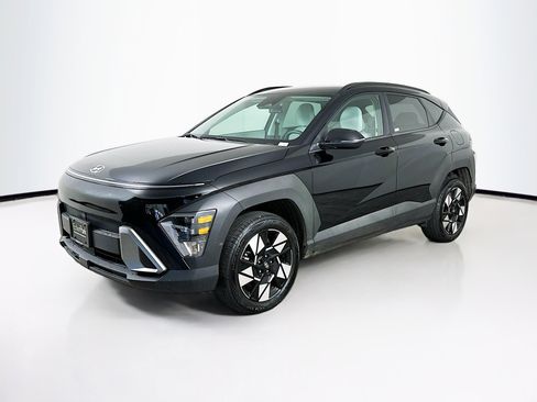 Used 2025 Hyundai Kona SEL image 3