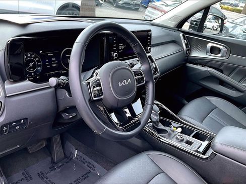 Certified 2023 Kia Sorento SX image 9