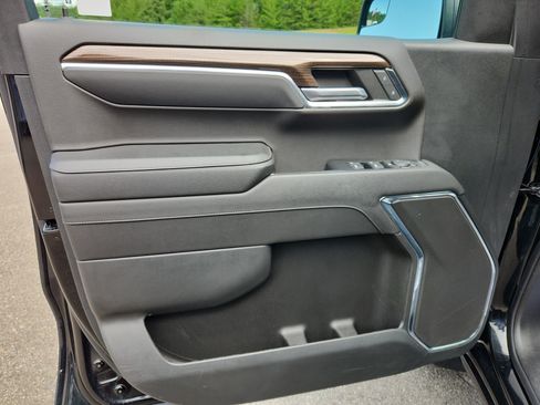 Used 2023 Chevrolet Silverado 1500 RST AWD/4WD image 19