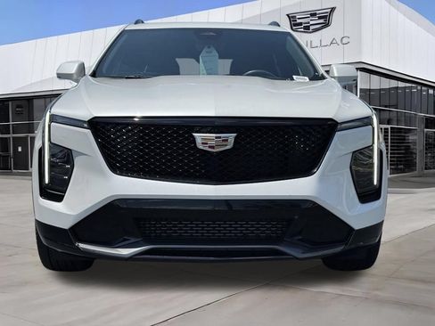 Used 2024 Cadillac XT4 Sport FWD image 4
