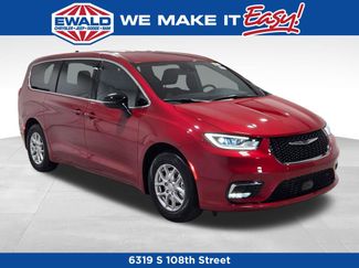 New 2026 Chrysler Pacifica Select video 1