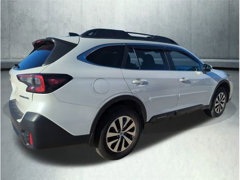 Used 2021 Subaru Outback Premium image 7