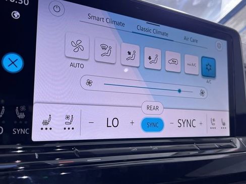 New 2025 Volkswagen Atlas SEL image 19