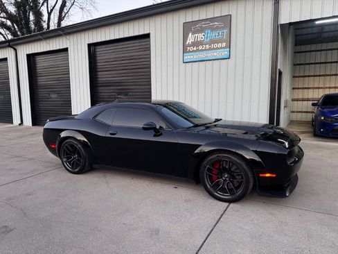 Used 2019 Dodge Challenger R/T Scat Pack w/ Widebody Package image 9