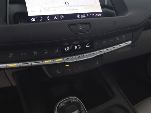 Certified 2021 Cadillac XT4 Luxury w/ Cold Weather Package image 16