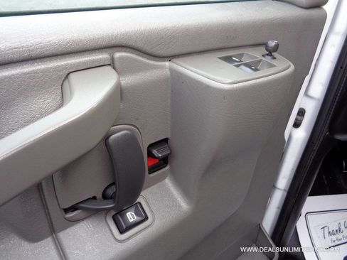 Used 2021 Chevrolet Express 2500 2500 3dr Cargo Van w/ Driver Convenience Package image 10